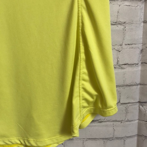 Athleta collar work out top for active lifestyles - Picture 4 of 8